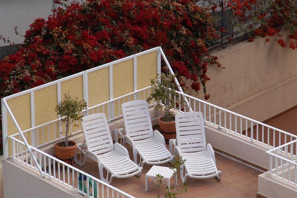 Residencial Colombo Bed and Breakfast Funchal  Exterior foto